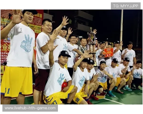 游泳冲刺阶段如炮弹般前进——突破极限的关键时刻